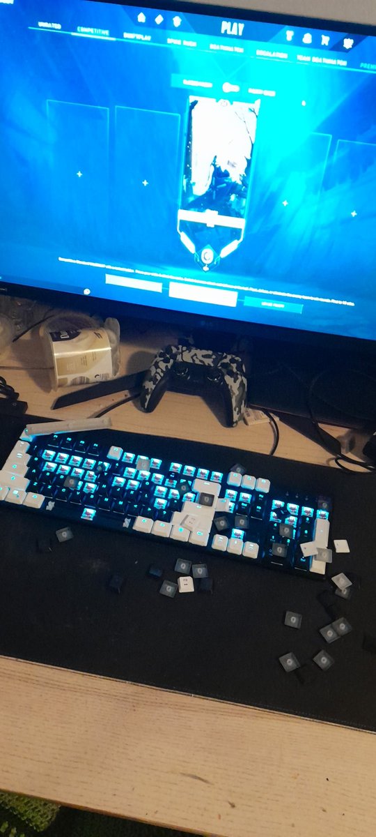 HawkFrame's tweet image. Rage.