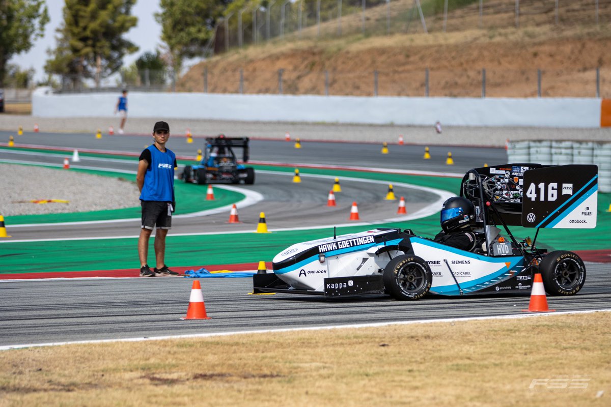 FS_Spain's tweet photo. International Volunteer Day, 5 December, is an occasion to pay tribute to our volunteers and to recognize the value of volunteerism, the Formula Student Spirit.
Thank you Volunteers ❤️
#FSSPIRIT #FSS #formulastudent https://t.co/UsvuOar4GR