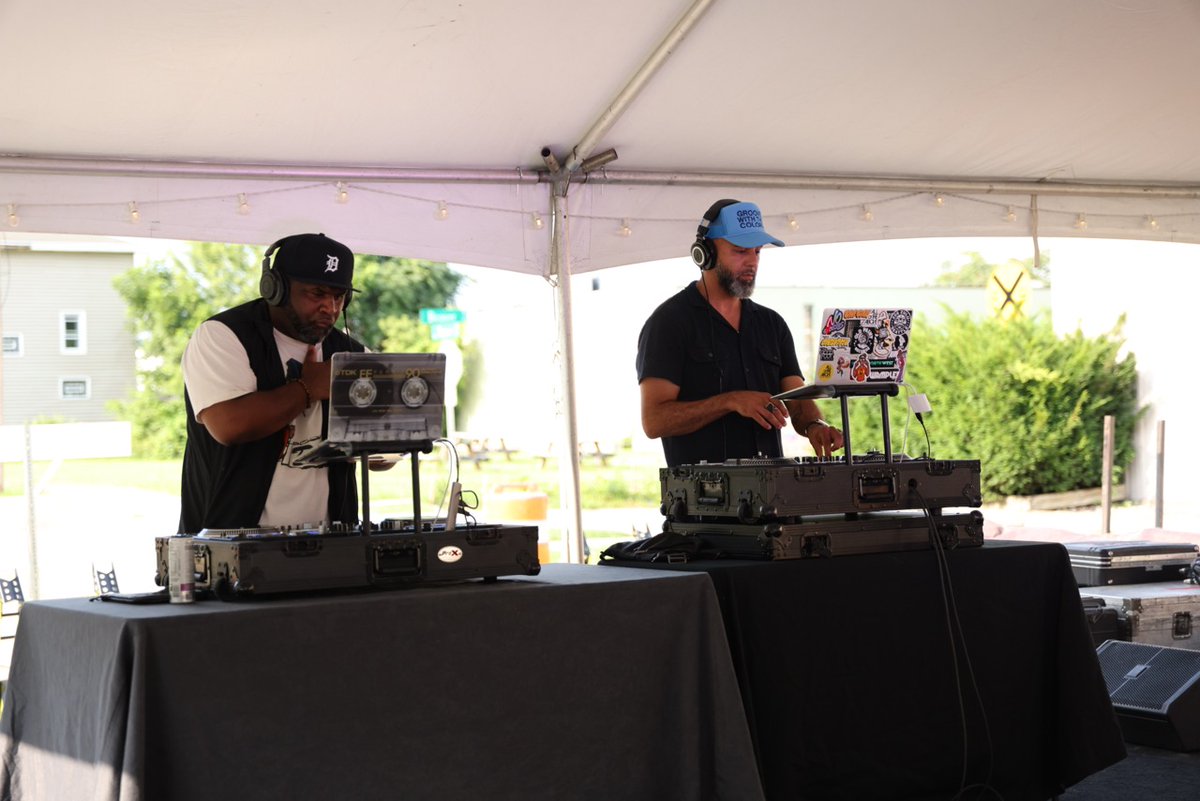 ScrapFestArt's tweet photo. Shout out to Ozay Moore and Y'z Council from AOTA Creative who DJ'd the 2024 ReFashion Show.
@ozay_moore @yzcouncil @aotacreative
Special thanks to @seamsfabric @spartanupcycle @msusurplusstore ๐ธ @MichiganCreative #scrapfest #scrapfest2024 #lansing #friedlandInd #refashionshow https://t.co/exvt9MioNv