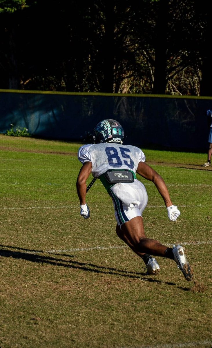 RoughRecruiting's tweet photo. When you can't find the slot receiver talent in the portal, you can find the overlooked diamonds in the rough... 

That played in a system that didn't feature them, so they learned how to accel at blocking just as well as run precise routes and catch in traffic.
@JaydenGary2025 https://t.co/ZtVPoQhzg5