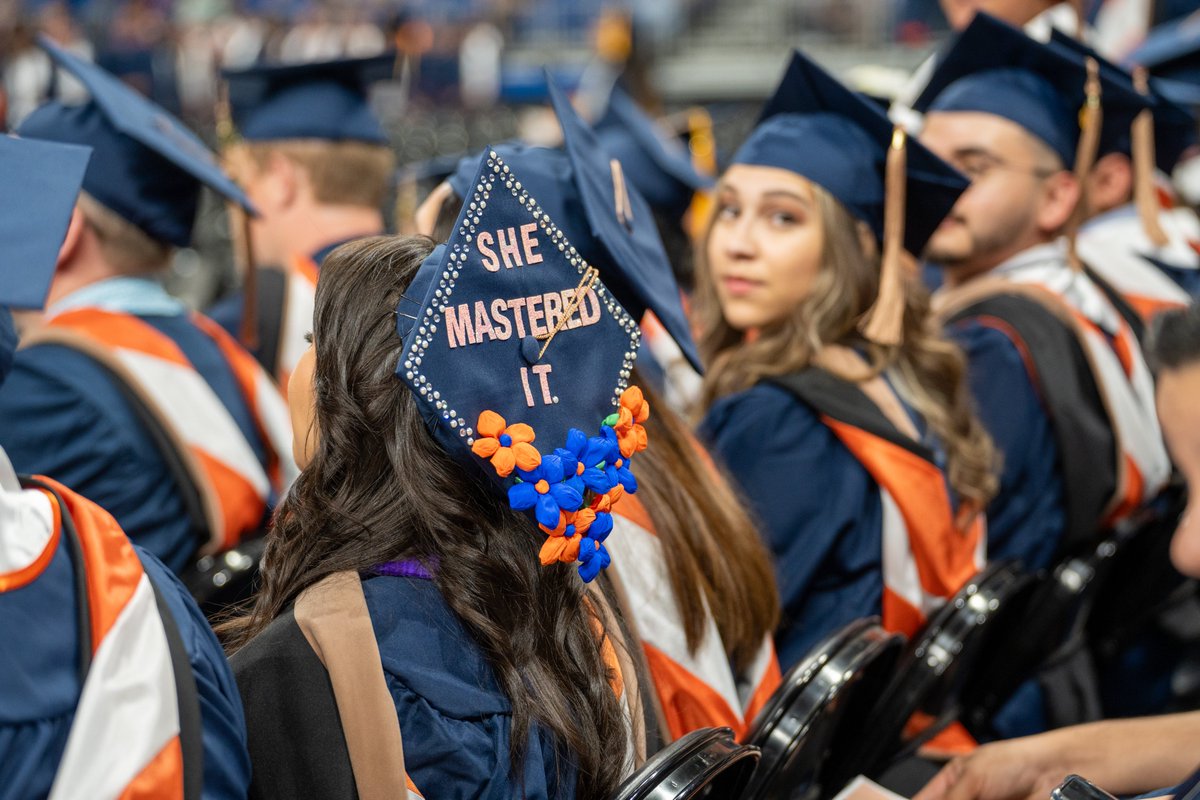 UTSAGradSchool's tweet image. Commencement is almost here, grad ’Runners! Do you have a job offer, earned an award, or completed exciting research? Share your accomplishments with us by filling out our spotlight form at the link in bio for a chance to be featured on our social media channels! 🌟 #UTSAGrad24