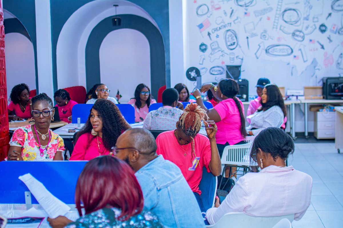 FT3Program's tweet image. Heartening to see 3 adapted resources making a difference in #Nigeria helping #patients feel more informed &amp;amp; confident in their care. More perspectives coming soon! Explore the suite: eu1.hubs.ly/H0fblfR0 Interested in adapting these resources? Let us know! @projectpinkblue