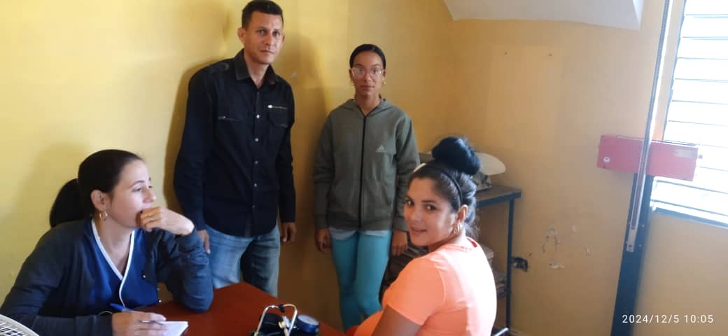 DocenteFinlay's tweet photo. Interconsulta del Grupo Básico de Trabajo 2 en el poblado de Gertrudis https://t.co/dGQ4HJiYl9