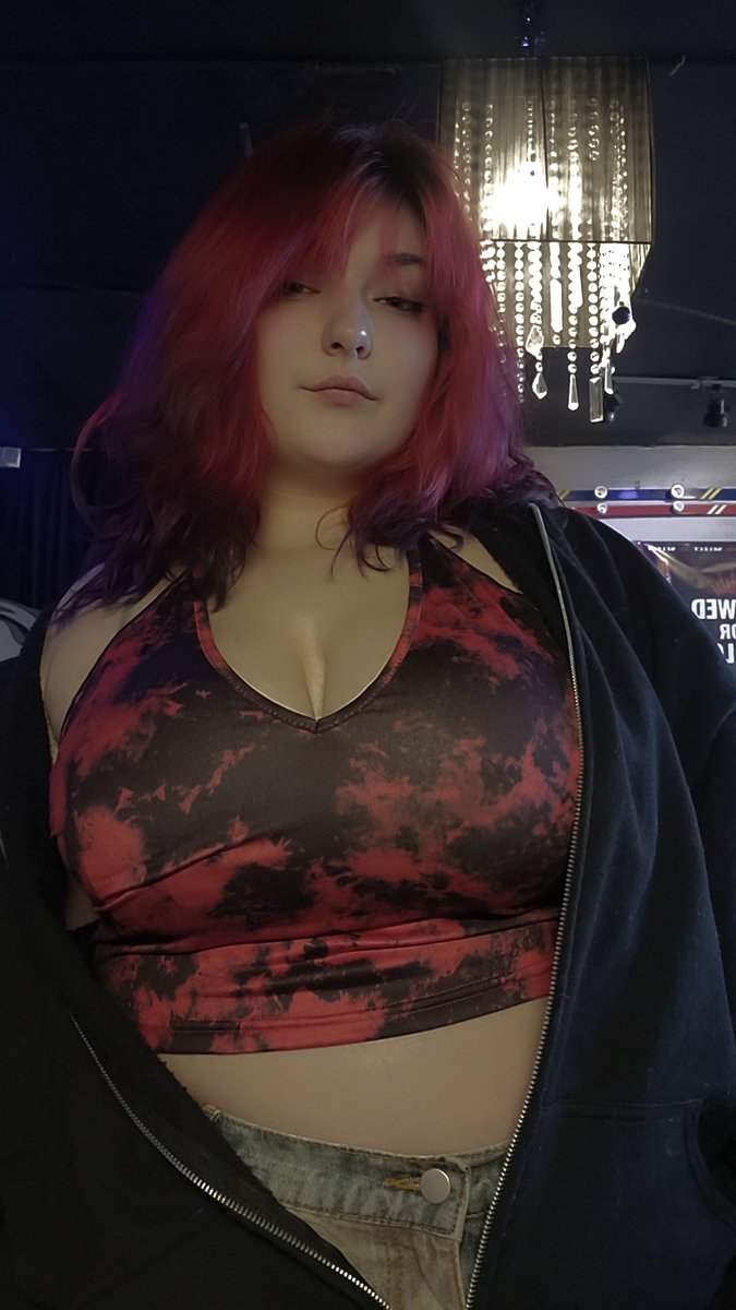 vox_vera's tweet photo. Got a pc set up again so I'm officially back streaming see me every Wednesday and Thursday on camsoda #streaming #contentcreator #streamer #camgirl #wednesdayfeelings #ThursdayMotivation @CamSodaLife https://t.co/s7C1vAl7rM