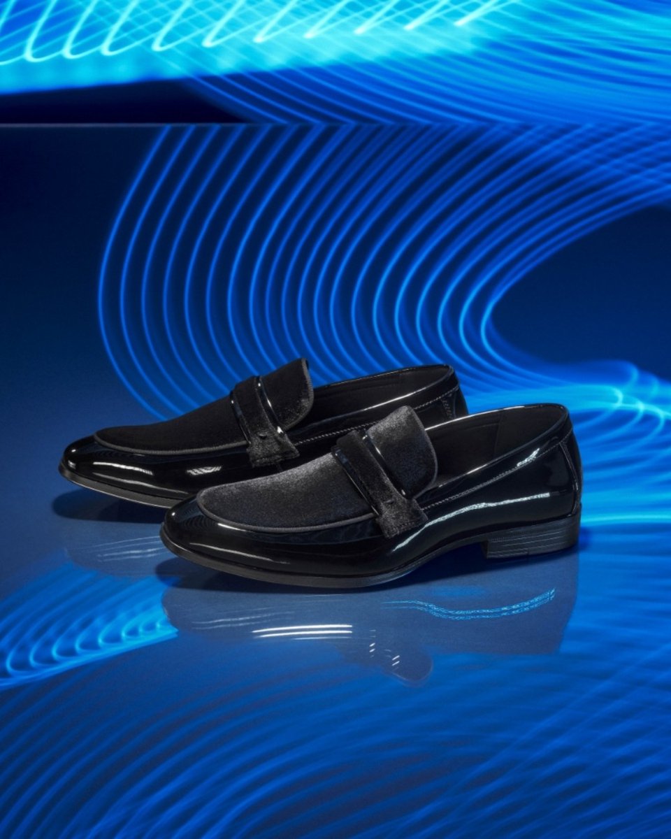 Patent sidewalls with a soft velour vamp? Our Spratley is the coolest combo of the season.

#stacyadams #slipon #dressyshoes