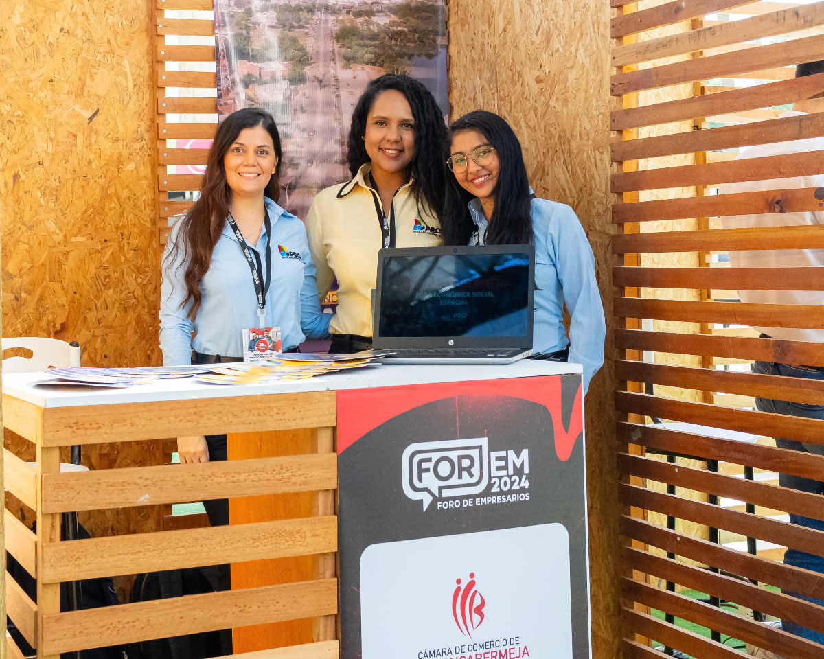 PROBARRANCABJA's tweet photo. #TBT | ¡Reviviendo momentos en #FOREM 2024! 🚀

Gracias a la @CCBucaramanga, este fue un evento que permitió invitar a empresarios a crear e instalar sus empresas en #Barrancabermeja, una #ZESE con hasta 10 años de beneficios tributarios hasta el 31 de diciembre de 2024 💛🖤 https://t.co/V6YDAx9GXj