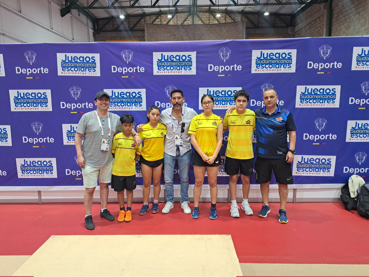 EscobarSanlucas's tweet photo. 🇪🇨 Seguimos en Bucaramanga acompañando a nuestra delegación en los Juegos Sudamericanos Escolares 2024.

Es un honor motivar a nuestros jóvenes talentos a dar lo mejor de sí y reafirmar nuestro compromiso con el deporte ecuatoriano. 

¡Vamos, Ecuador! ¡Juntos hacemos historia! https://t.co/1s4T6RZRgH