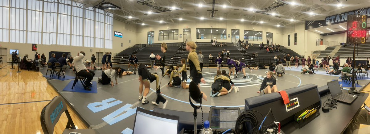 FriedYo's tweet image. Let’s get this season started! @LSBGrizzlies @NEBwrestle