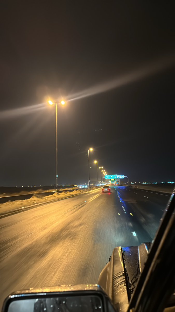 iik_nw's tweet photo. لي مدةً و انا عن المجتمع صاد
أخفي طعون الصدمه اللي تموّت 

عفت العرب والدار والنوم والزاد
واقنعت واخيام الهقاوي تطوّت 

الفرصه اللي خير من الف ميعاد
فاتت و هي مفروض ما تنتفوّت

وامسيت اردد كل ماوحيت نشاد 
الله على الأيـام و شلون سوّت https://t.co/RjzSdVkVu7