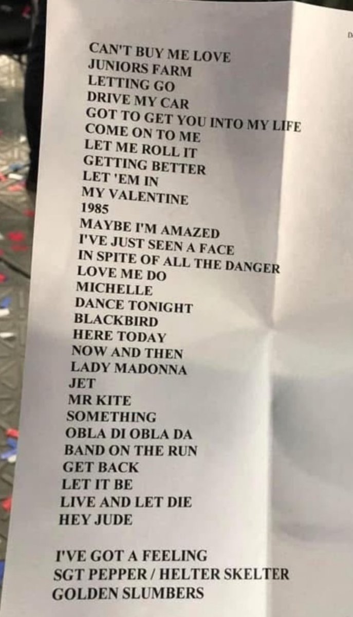 courbet_julien's tweet photo. Quelle soirée ... #maccartney https://t.co/L76C50Q3RA