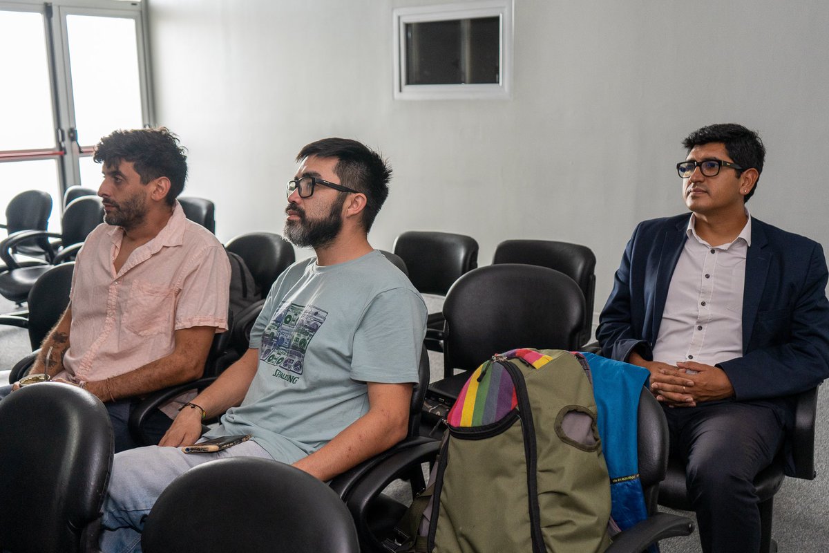 MGDSalta's tweet photo. Hoy vimos “El silencio de los hombres” 🤫 y si no pudiste venir, te dejamos una sinopsis para que la tengas en cuenta 🤩: Bicho, Emma y Andrés ponen en crisis lo que se espera de ellos e indagan sobre los miedos, las complicidades y violencias que viven como varones. https://t.co/RRC5pi8VNU