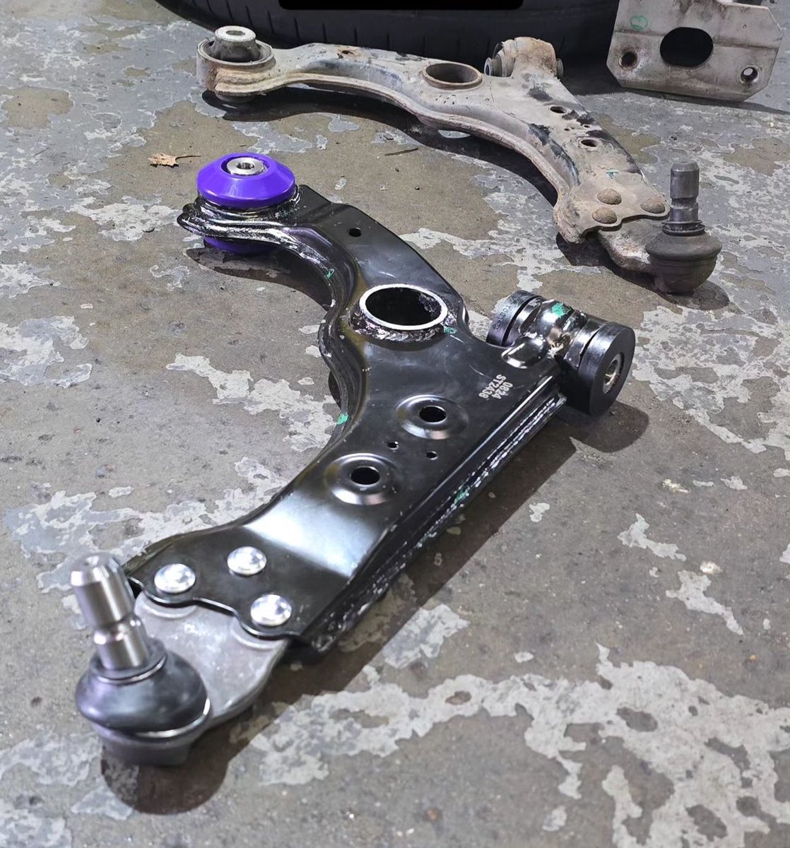 powerflexbushes's tweet photo. It’s like slipping on a fresh pair of socks!! 🧦

Nothing like a re-fit with fresh arms and a sweat of Powerflex! @amd_tuning always go the extra mile! 

💜💛🔩🔧

#powerflex #powerflexbushes https://t.co/WgBTxzMyxb