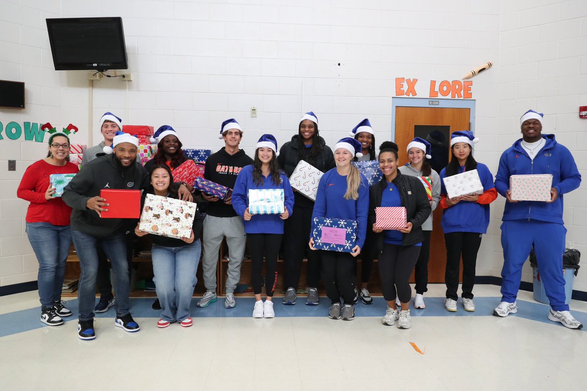 GatorsExp's tweet photo. #7daysofGatorsTracks🎁
Delivery Day 1:
📍Lake Forest Elementary School
#GoodwillGators | @towerhillinsurance | @florida.blue | @truist https://t.co/HkpSHY45lY