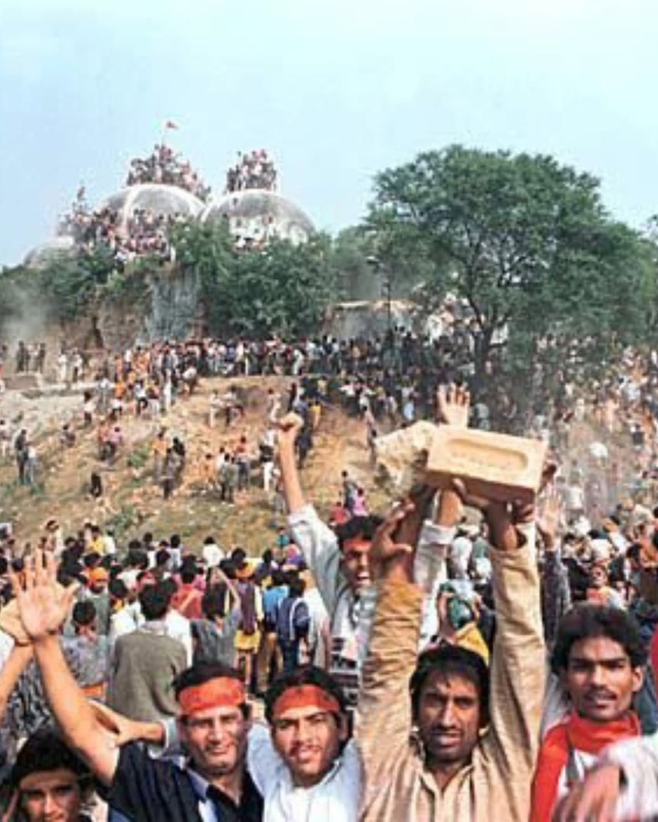 Ikramkh786's tweet photo. मंदिर तोड़ कर मस्जिद बनाई गई, इसका कोई सबूत नहीं है, लेकिन “बाबरी मस्जिद” तोड़ कर ’मंदिर‘ बनाया गया है,  यह पूरी दुनिया जानती है...
#BabriMasjid #BabriZindaHai https://t.co/NX7UcNFbH9