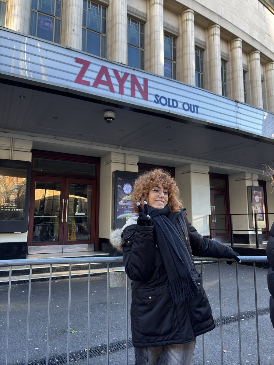 artnujes's tweet photo. hello @inZAYN 🥰🥰
I honestly had no doubt but zayn was my number one this year (like always) 
i’ve been to both dates in london and i can’t stop thinking about it 😭
@zaynmalik https://t.co/Dfyvf18oG9
