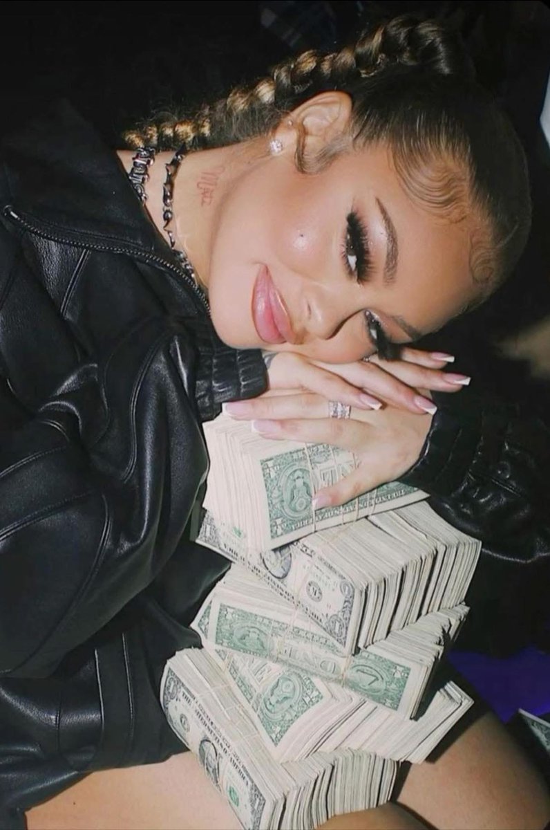 layxsnv's tweet photo. “ money doesn’t buy happiness “

me : https://t.co/BMEDKhvIvx
