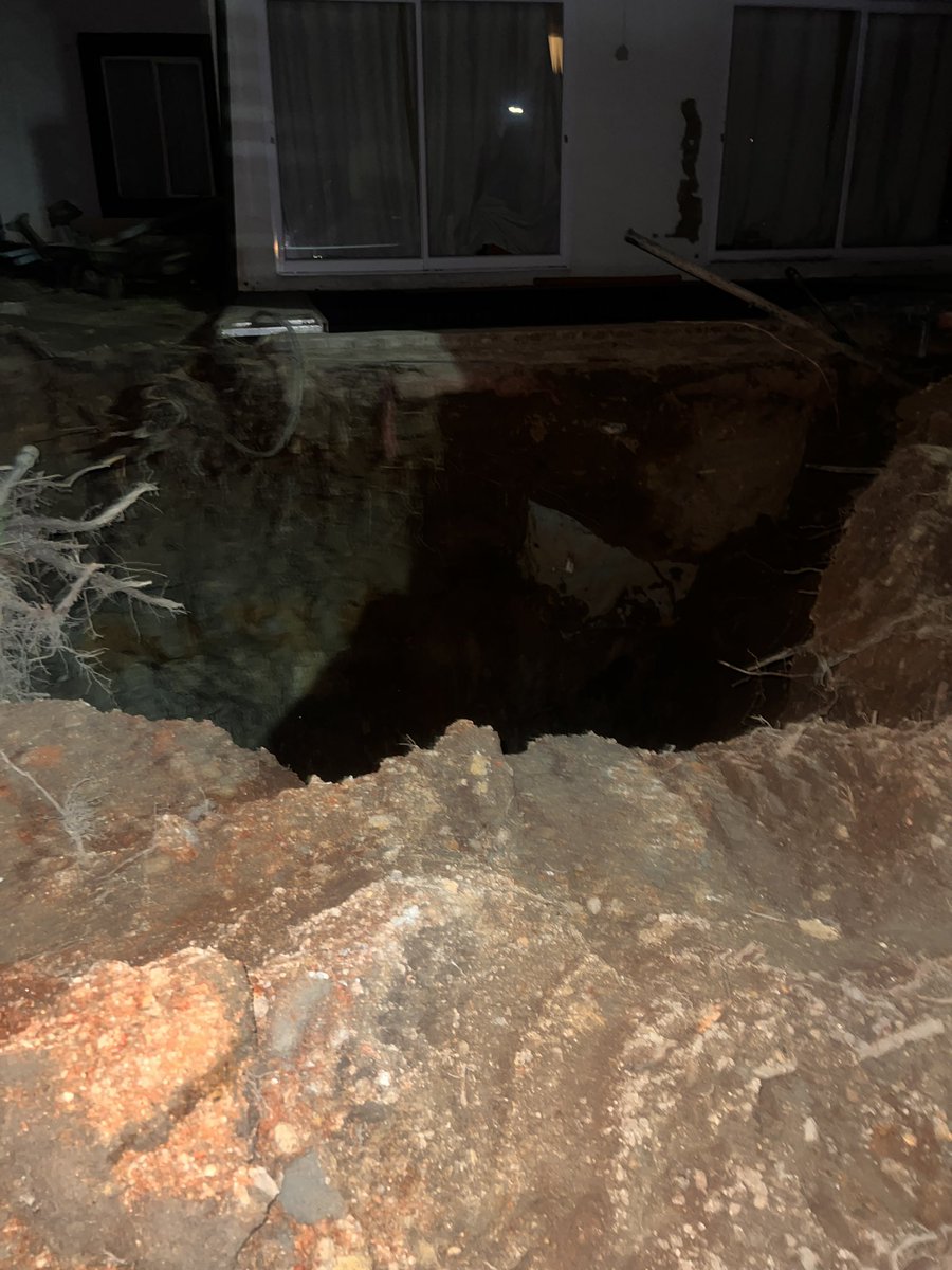 theJunebug91's tweet photo. @JHBWater No one on site, water still not restored @cllrfoleyward94 @CllrVinoReddy https://t.co/Pr0cDcSgi3