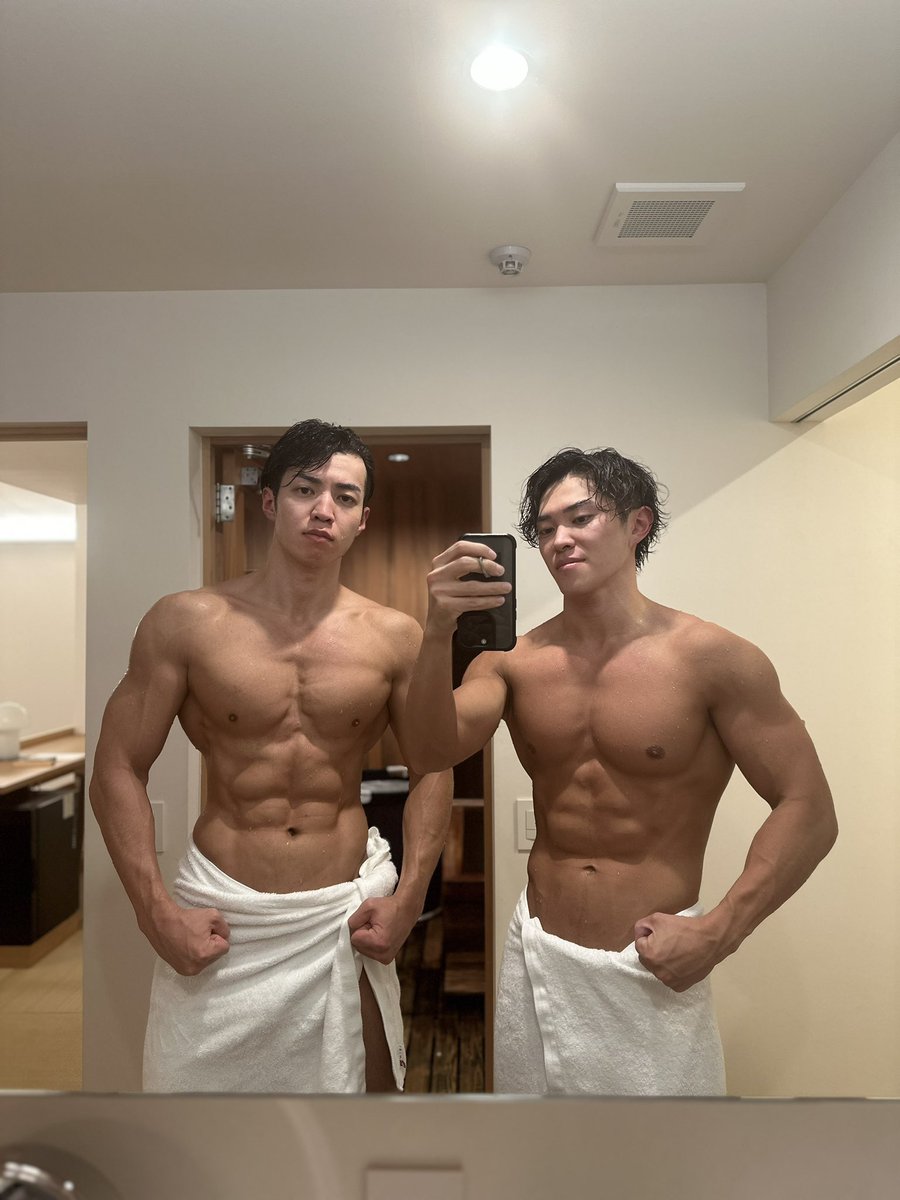 mametamacho's tweet photo. 朝起きてダラダラスマホを見るのに、5分のストレッチをしない。飲み会に毎月1万円は払うのに、ジムの5,000円代は払わない。

お酒は飲むのにプロテインは飲まない。痩せたいという割には、平気でお菓子を食べる。

こんなんじゃいつまで経っても絶対に変われない。宣言より行動が何より大事。 https://t.co/hxl6y9K4FO
