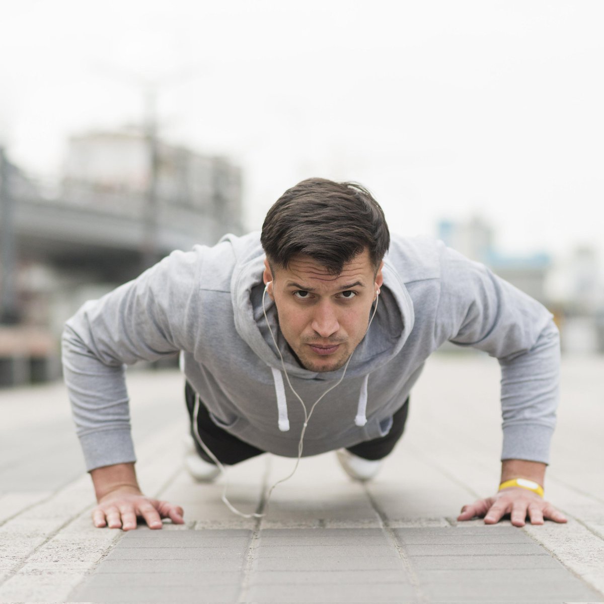 Arbiarso_W's tweet photo. CARA JAGO PUSH UP ✅

Biar tahu gimana belajarnya, coba cek penelitian di bawah ini deh.

Sebagai trainer dengan background sport science, saya bantu kasih insight penelitiannya ya!

👉🏽 Boleh kamu repost & simpan.

🔥A Thread🔥