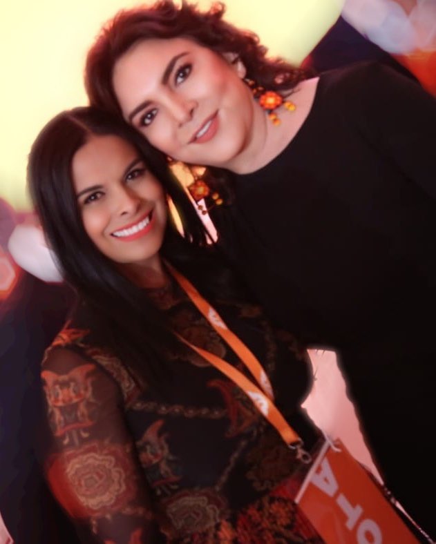 Adriana Flores tweet media