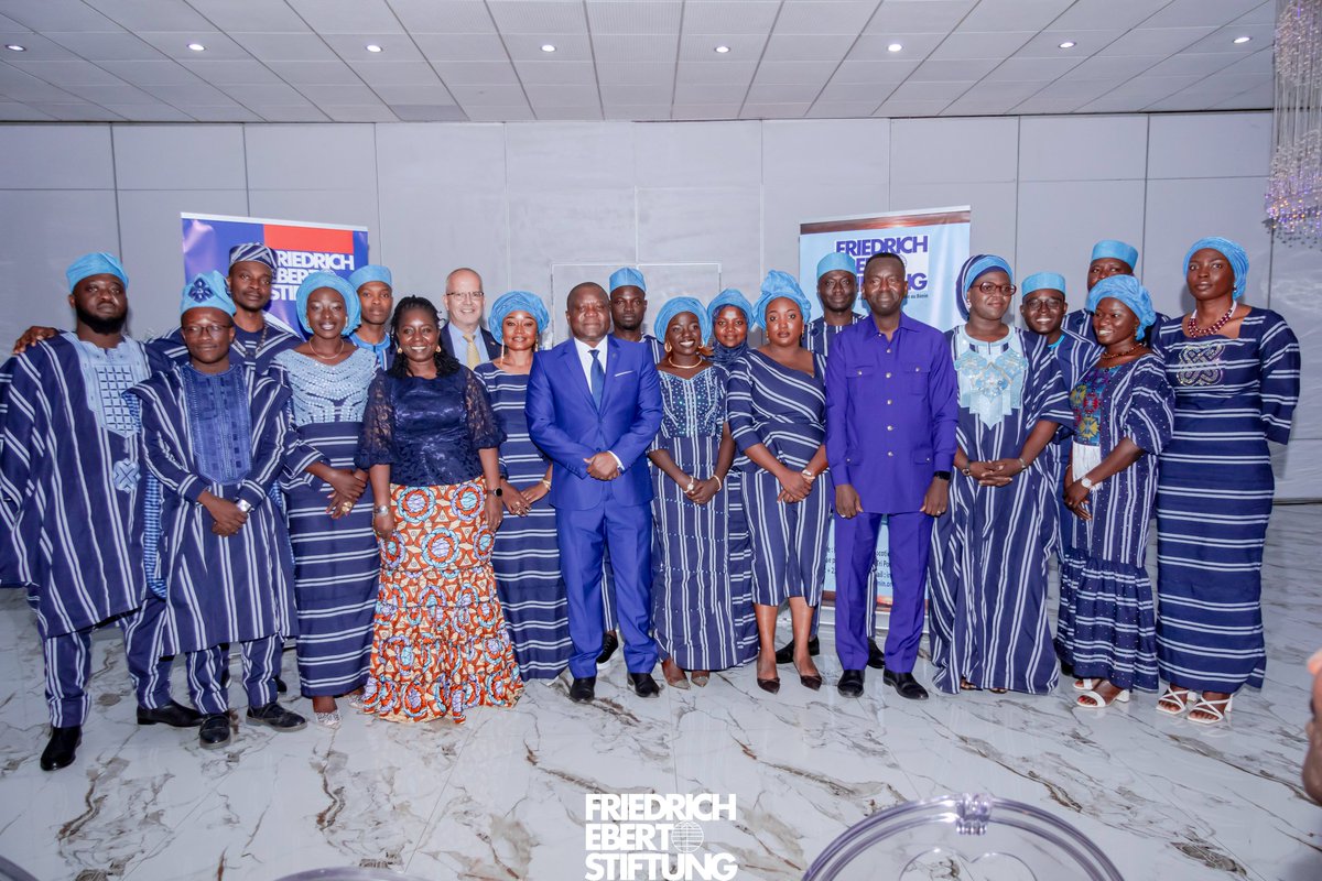 Fes_Benin's tweet photo. 🎉C'est officiel! La cohorte 11 du programme #JLB est dans nos miroirs.

Les jeunes issus de tous horizons ont reçu leur certificat après 6 mois de formation intensive en présence de @AmbAllBenin @NouratouZato D'Almeida Rufino et SG du #MASM

Des détails dans nos prochains posts. https://t.co/c0SUk0NkZP