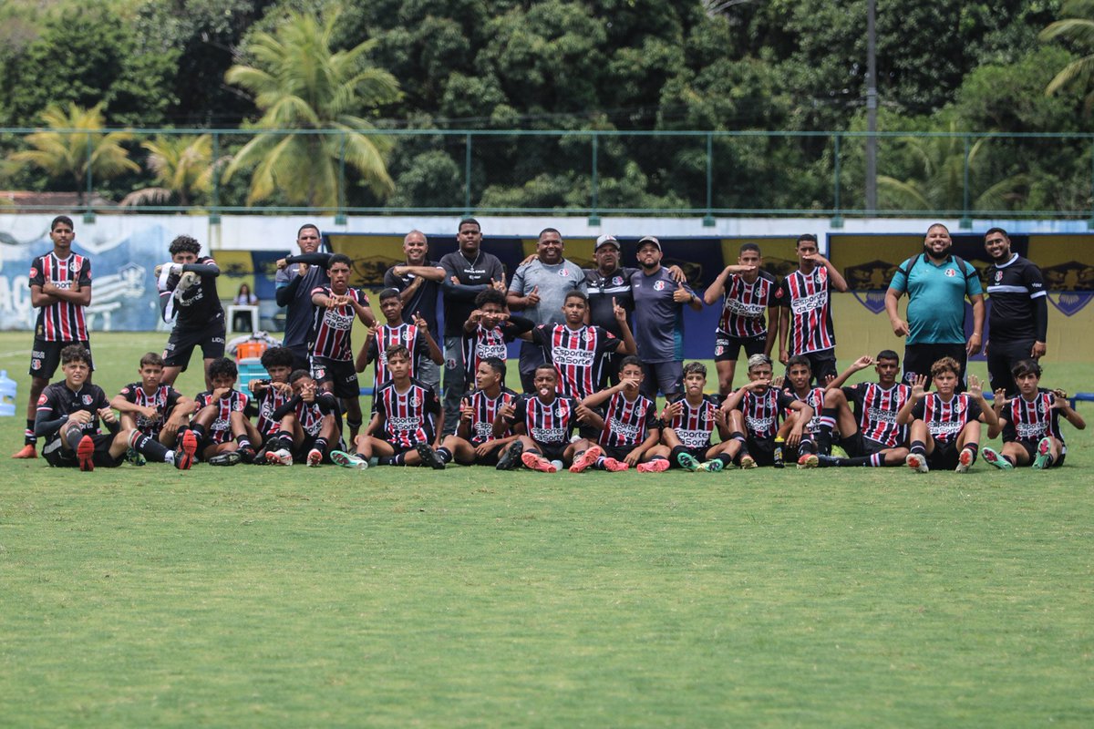 SantaCruzdeBase's tweet photo. #Sub15 | Nesta quinta-feira (05), o time do Santa Cruz venceu o Petrolina pelo placar de 1x0, dm partida válida pela Aldeia Cup. O gol da Cobra Coral foi marcado por Luizinho. ⚫⚪🔴

📸: @fotografaevelyn https://t.co/yv8BGDADTR