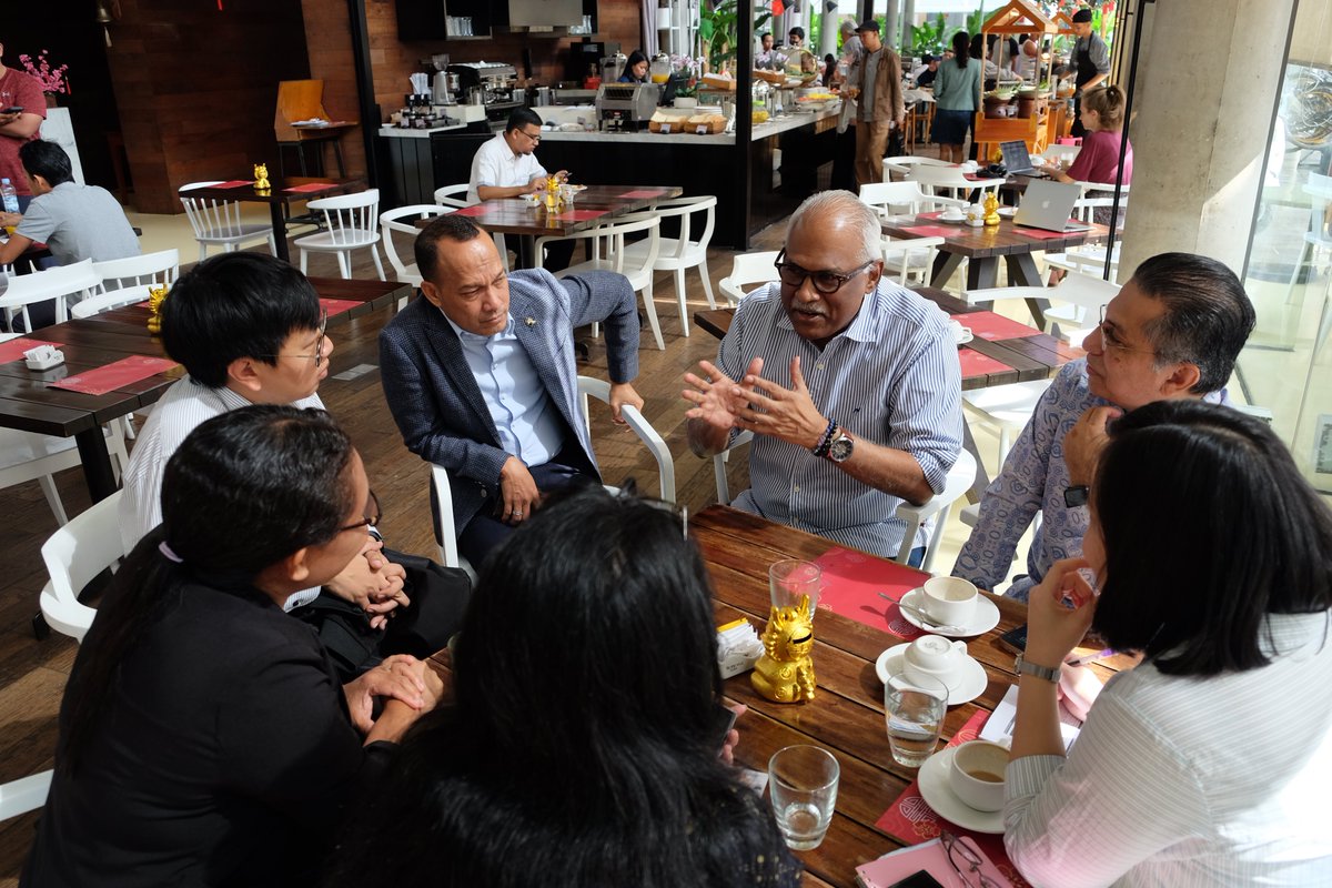 ASEANMP's tweet photo. In the face of growing threats to democracy and human rights in Southeast Asia, the work of APHR and the solidarity strengthened through transnational collaboration among rights-focused parliamentarians continues to foster.
#APHR #MembersForum https://t.co/k1WffR8zAB