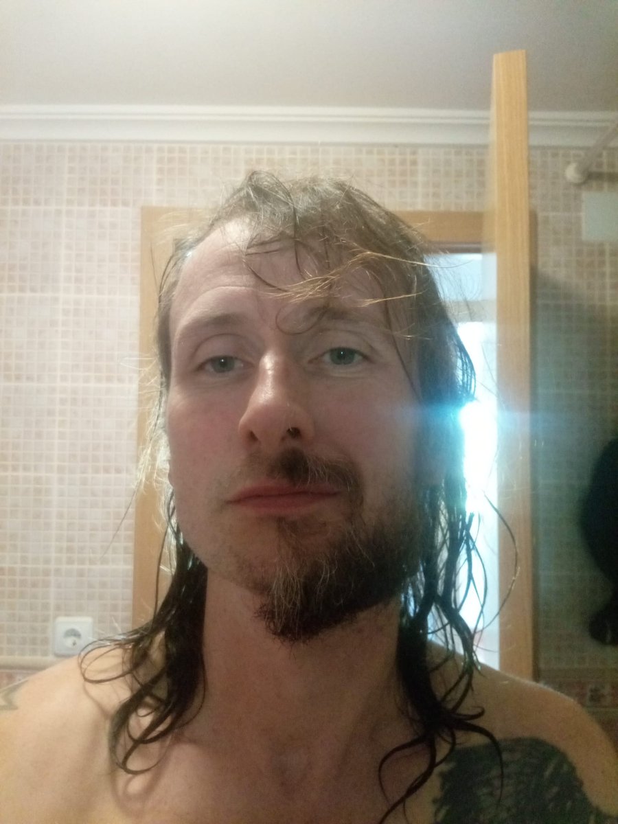 Marraduke's tweet photo. Maybe I should stop hiding behind the mask. These look like two different people!
#beard #behindthemask #hairy #shave #beardedbear https://t.co/elOWo1VE8Y