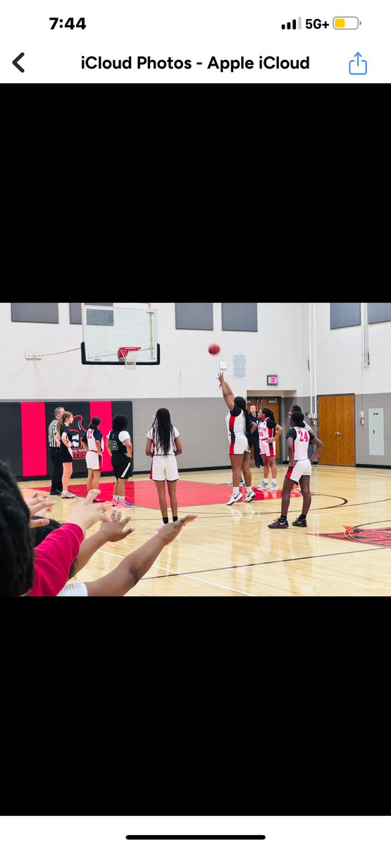 Kenzie_White_25's tweet image. Had an amazing game today with my school ball team!! I had 24 points, 12 rebounds, and 7 blocks. #GoPirates #MPMS @vjhAlways100 @D3_Y0UNG @reggietharp
