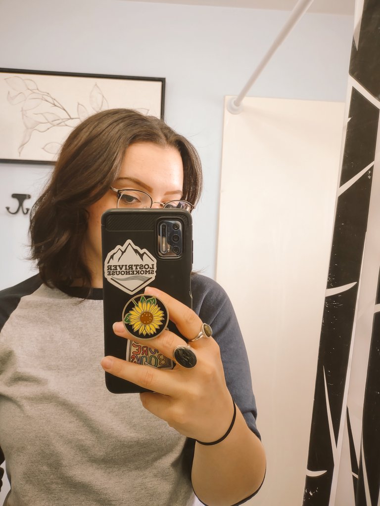 inthereveries's tweet photo. Mirror selfies 2024: It's pretty much always the same thing but in different outfits lmao https://t.co/s4n9yS6eKE