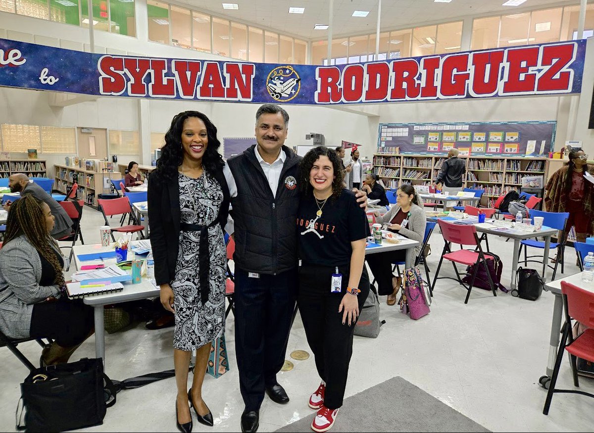 Parisa Behzadi tweet media