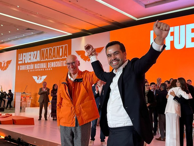 juncalssolano's tweet photo. Cuando desgobernaba el PRIAN había un gran luchador social y líder moral y político en la oposición llamado Andrés Manuel López Obrador. 

Ahora son tres payasos manchados por la corrupción y la imposición. 

Habrá 4T para rato en México. 

#OposicionTotalmenteDerrotada https://t.co/fj6LQEtHAi