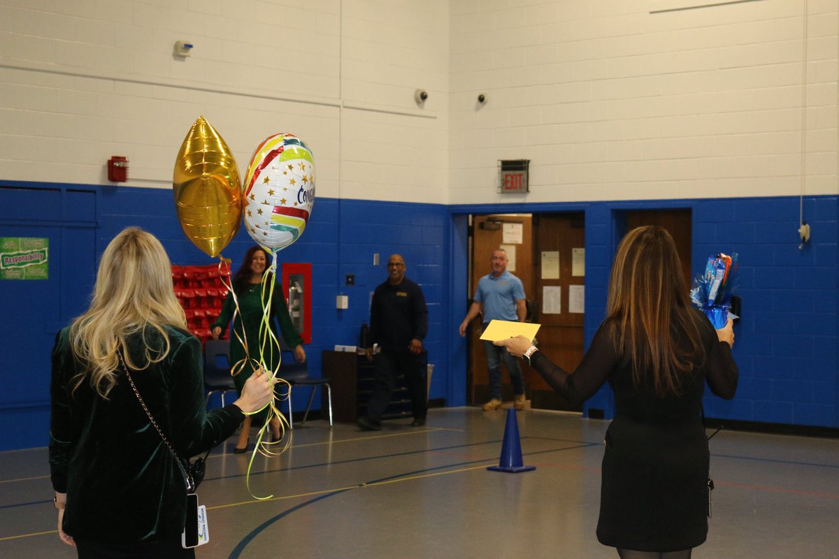 McKinley Ave School tweet media