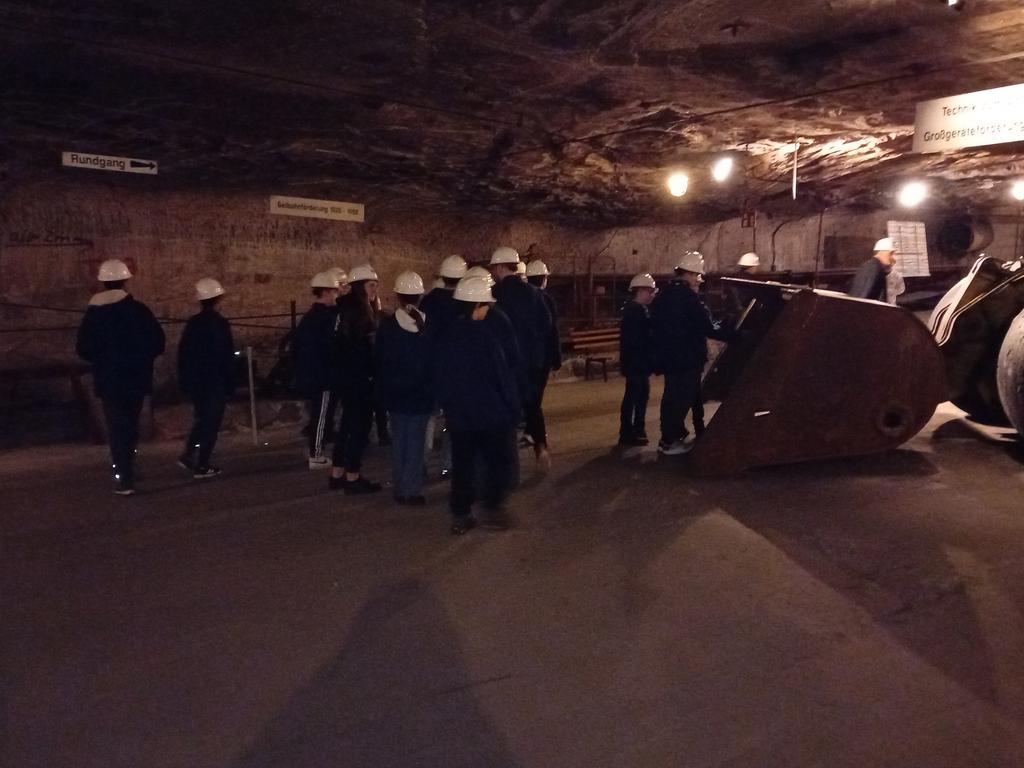 After a wonderful day at our partner school yesterday, we visited the impressive Merker salt mine today..