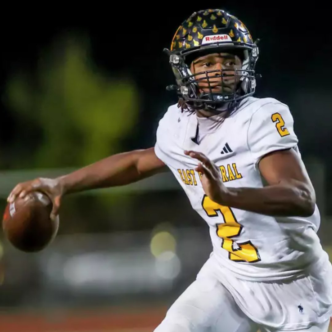 EC Family, let's rally behind our quarterback, Isaiah Mackey! 🏈 He’s in the running for the 6A Quarterback of the Year Award, and your vote can make it happen. Cast your vote today and show your support! 🖤💛 Vote here - texasfootball.com/quarterback-of…