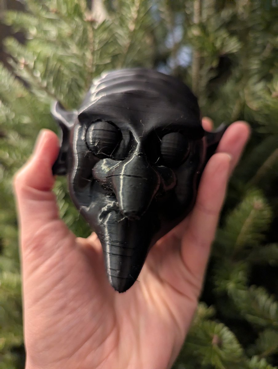 LittleEccShop's tweet image. Our goblin bust lost its head! 
#cloggedprinted #3dprintfails