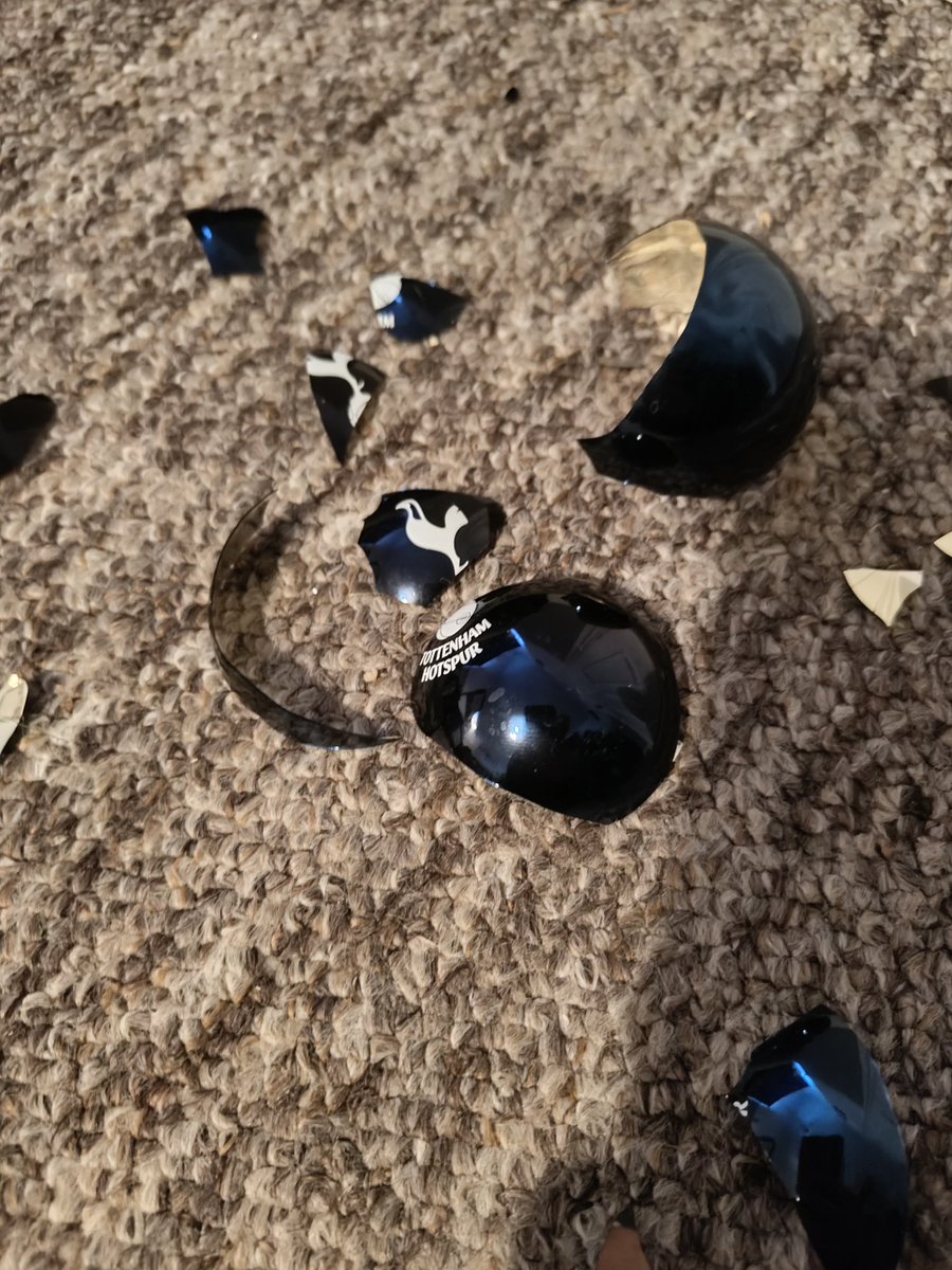 cmsg1976's tweet image. Sum up Tottenham's season in two images 🤦🏻‍♂️ #Spurs