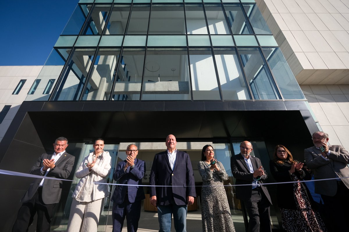 Qué orgullo poder cerrar mi ciclo como gobernador entregando el Instituto Regional de Cancerología, una obra que estuvo a medias por 3 sexenios y que hoy es un nuevo legado en materia de salud que dejamos para Jalisco y para toda la región occidente del país.

Esta obra, donde