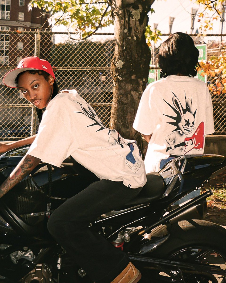 WooDaBaddie's tweet photo. shop shop shop https://t.co/IGyJPOocoJ 🎸 https://t.co/YY3ubjnhrm