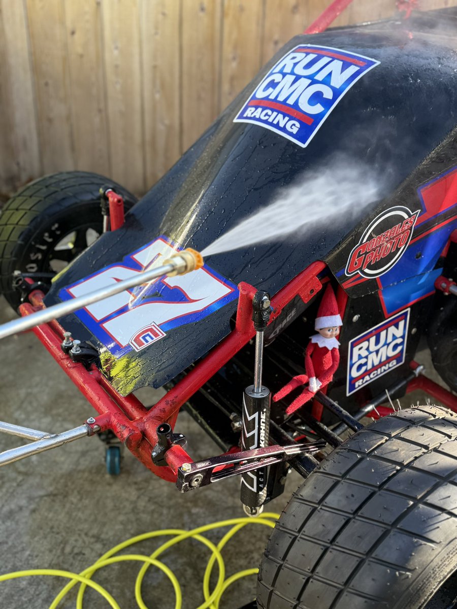 KPRracin's tweet photo. Wallace….”hey, I’m trying to help, don’t get me wet!”
- - -
#KPR #PoweredByMPR #EST1994
#elfontheshelf #Wallace https://t.co/a36w7HF7PI