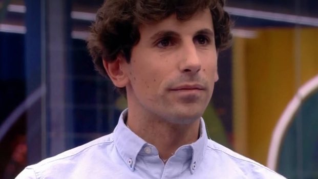 Se ha hecho la edición solito, ha generado el 80% de las tramas y vídeos, tiene en su espalda los mejores memes y las frases más icónicas y ha vivido el concurso al máximo incluso trasnochando todas las noches siendo esencia de Gran Hermano

Oscar tiene que ganar

 #GHGala14