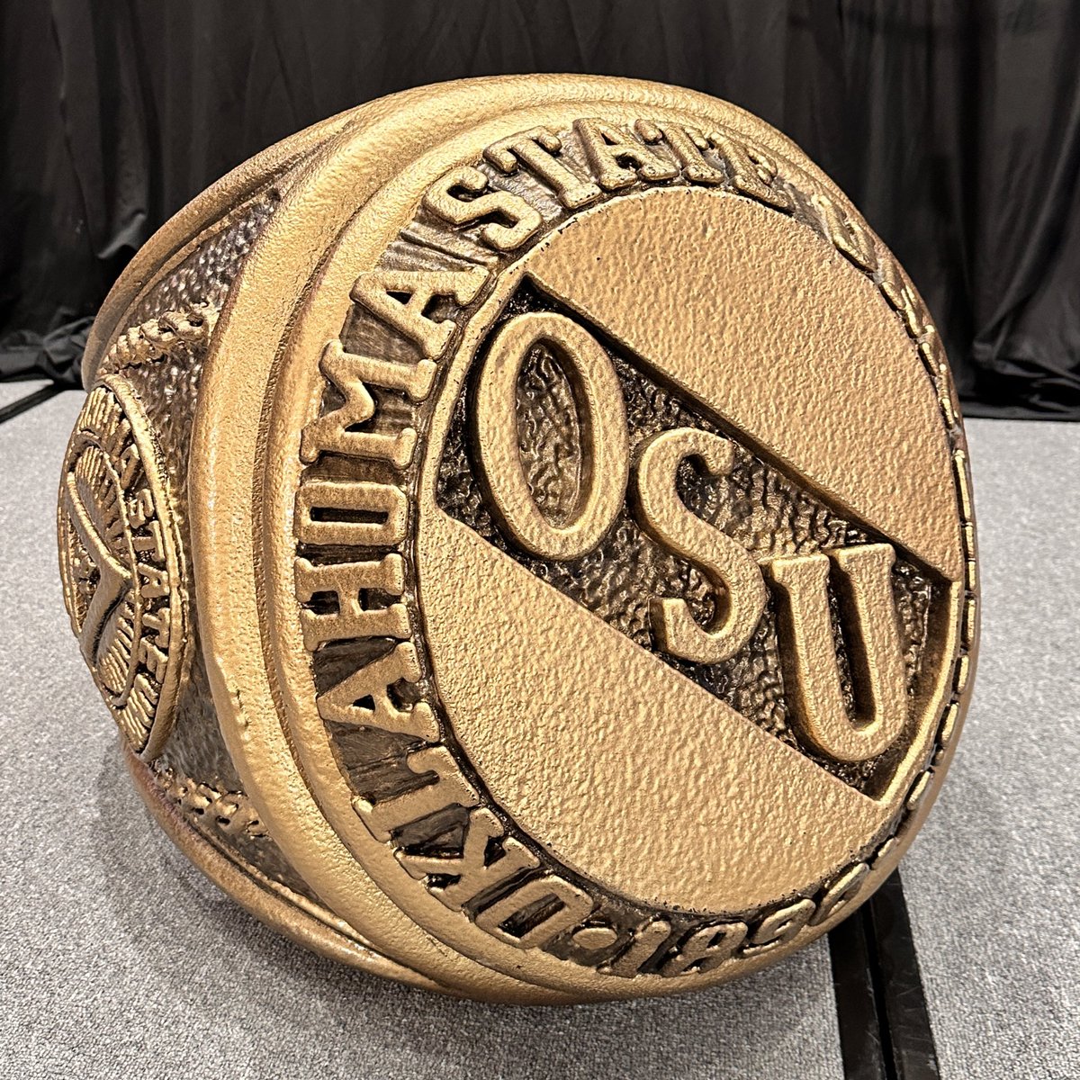 OKStateAlumni's tweet photo. The Official OSU Class Ring Ceremonies featuring the Orange Splash tradition are tonight at 5:30 and 7 p.m. CT! 🧡
Family and friends can watch live on @InsideOSU_ at https://t.co/HIhMVPS56X.
#okstate #okstatering #GoPokes https://t.co/YeuGUKOI38