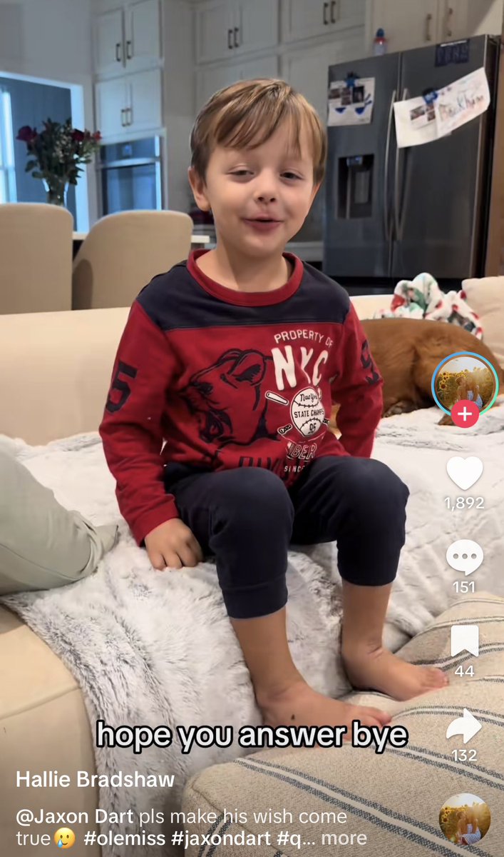 TrentInTheSip's tweet image. Was just scrolling on TikTok and came across this video 

For Christmas this kid wants a Jaxson Dart Jersey. Let’s spread the word 

Hopefully this little boy will get to meet Jaxson and get a Jersey. Let’s make his dreams come true

@JaxsonDart