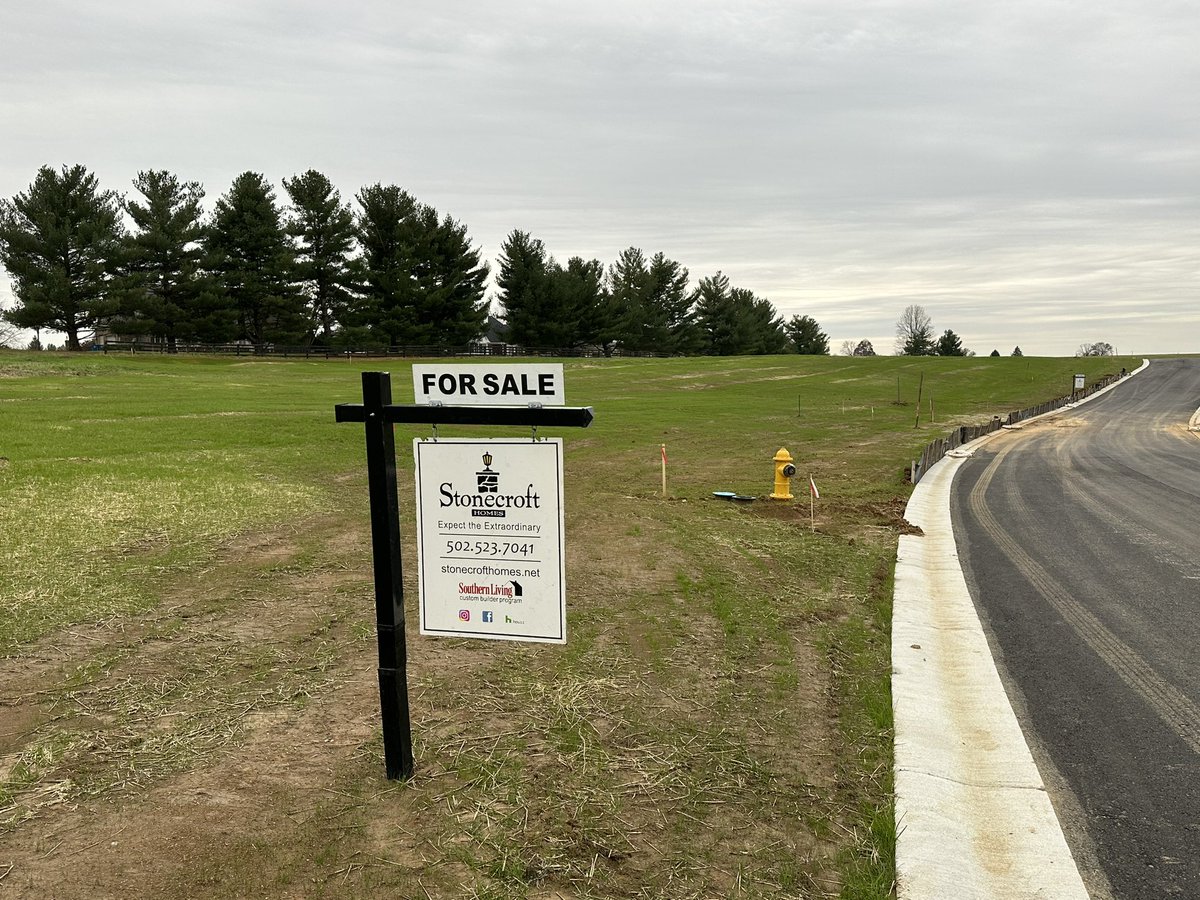 Stonecrofthomes's tweet photo. As a Preferred Builder in The Reserve at Paramont, Stonecroft Homes has acquired lots located on a cul-de-sac of Section 1. Contact us today to inquire about our lots and how we can help build your dream home today !

502-523-7041
502-938-2278 https://t.co/RDKVlPfrJr