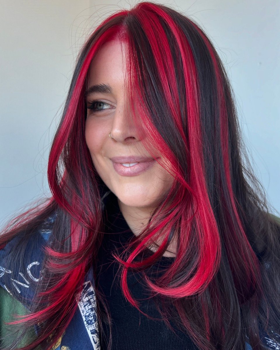 arcticfoxcolor's tweet photo. Color placement is EVERYTHING π π
https://t.co/eE5RA1bhqe
#ArcticFoxHairColor #hair #hairstyles #veganbeauty #crueltyfreebeauty #AFPoison #AFVirginPink #AFSunsetOrange #AFSpaceCowgirl #AFAquamarine #AFPurpleAF #AFBlueJeanBaby #AFEmeraldFortune https://t.co/euJHvNvK1Z