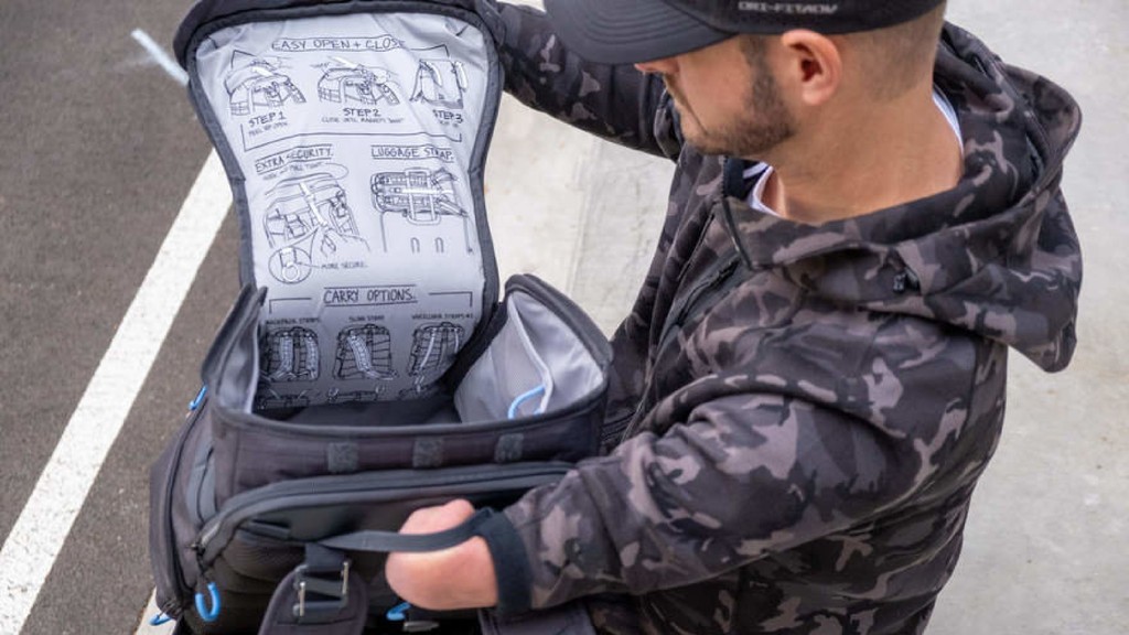 core77's tweet photo. #IndustrialDesign Case Study: Nike's #Accessible Backpack 🎒
We don't get many #softgoods case studies, and here's a great one: Nike's Elite EasyOn #backpack, originally #designed for #Paralympians.
Read the full story on Core77: https://t.co/QltmLcTzK9 https://t.co/uH6fm5FNYP