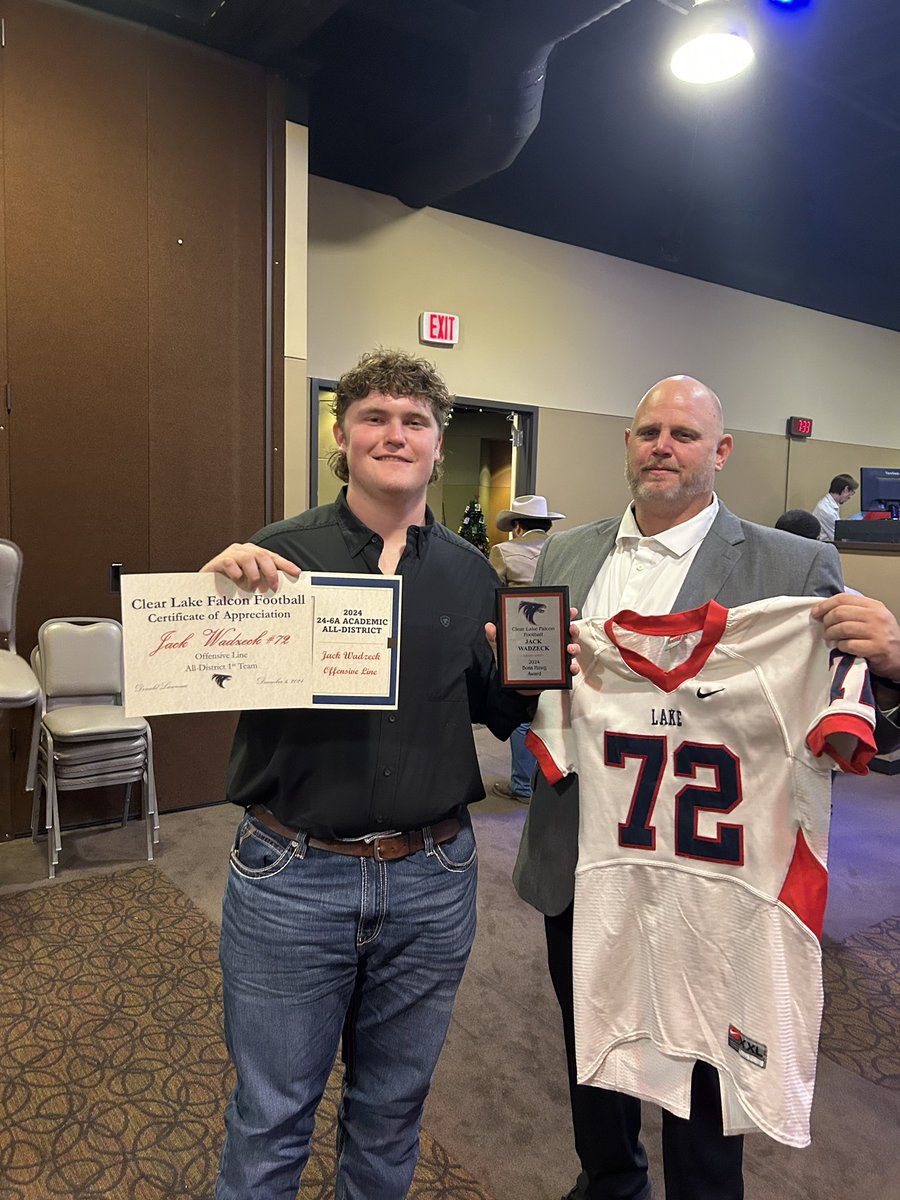 Had a great time at my senior banquet! Blessed to receive 1st team all district, academic all district, and the Boss Hawg award for top O lineman. Thank you to all my coaches who made it possible!
