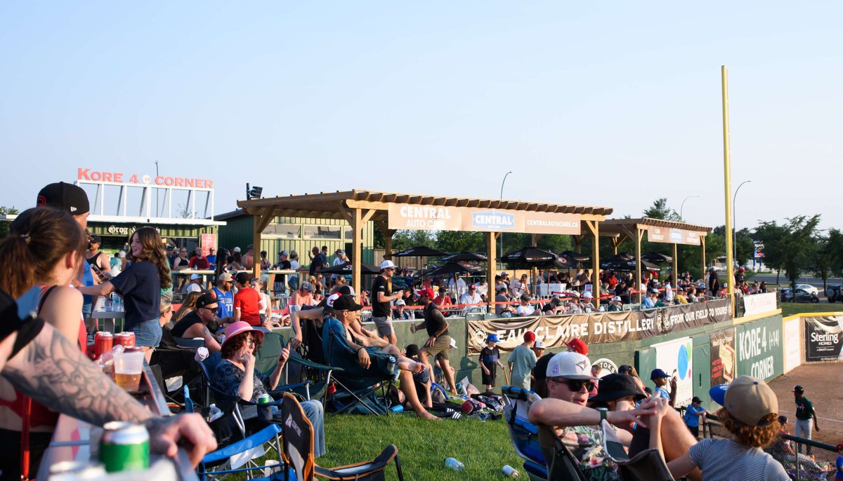 Okotoks_Dawgs's tweet photo. Can't wait to get back to nights like these π
#dawgs #baseball #okotoks #wcbl #livebreathedawgs #views #jointhefun #summerfun #events #3peatcomplete #wewantmorewewant4 https://t.co/gPhZtO8Iew