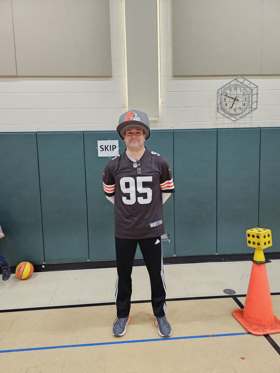 Stephanie Sylvester tweet media