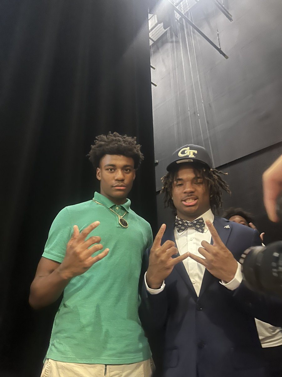 Ethan Hauser (Night-Train 🚊) tweet media